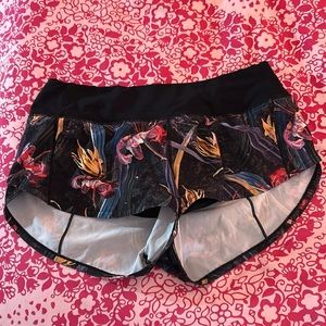 size 4 2.5 lulu shorts
